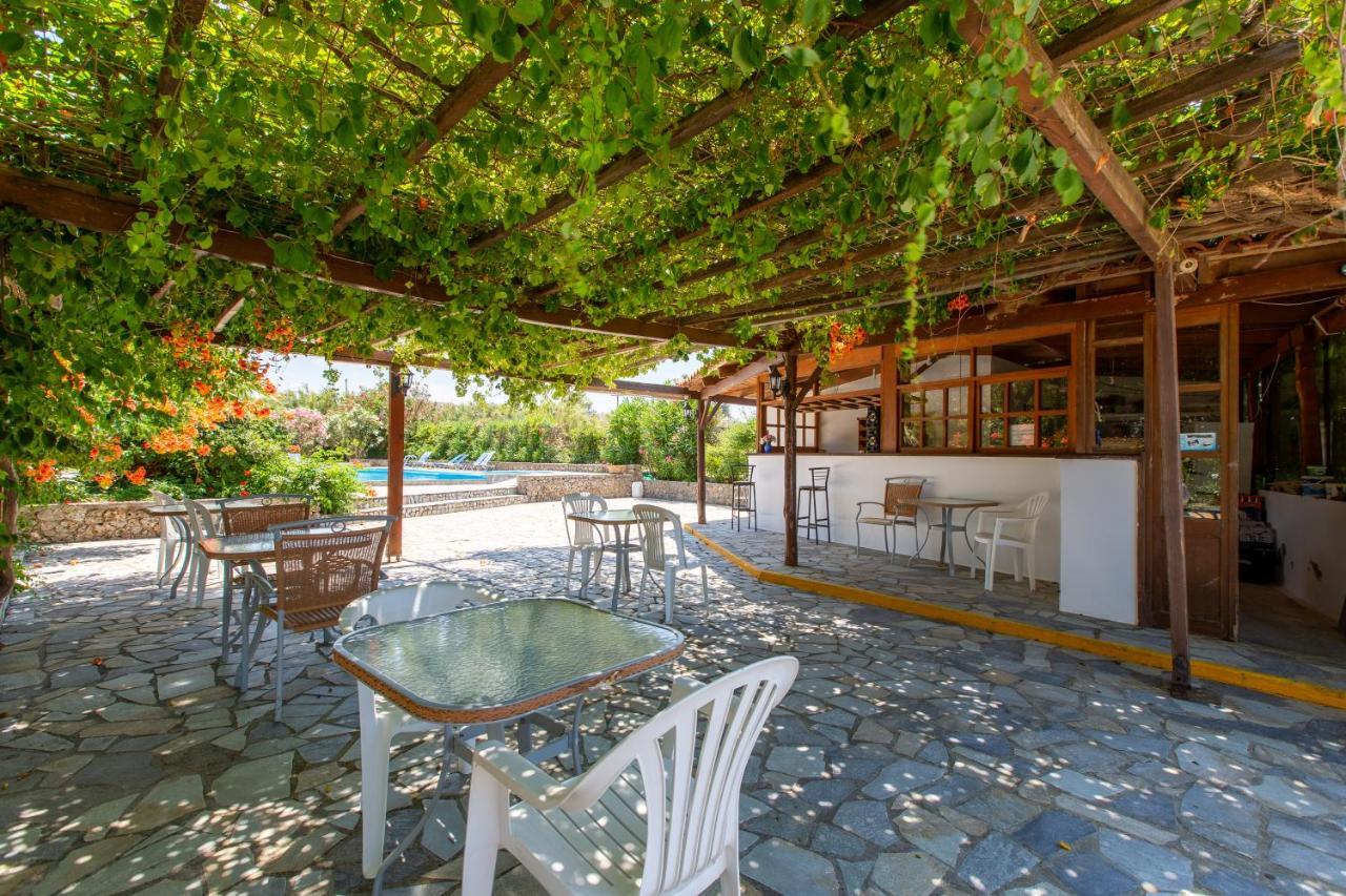 Aparthotel San Antonio Stratos à Kamisianá Extérieur photo